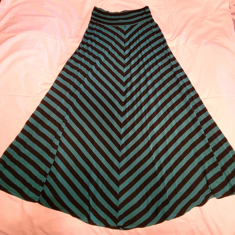 AB Studio Chevron Striped Maxi Skirt